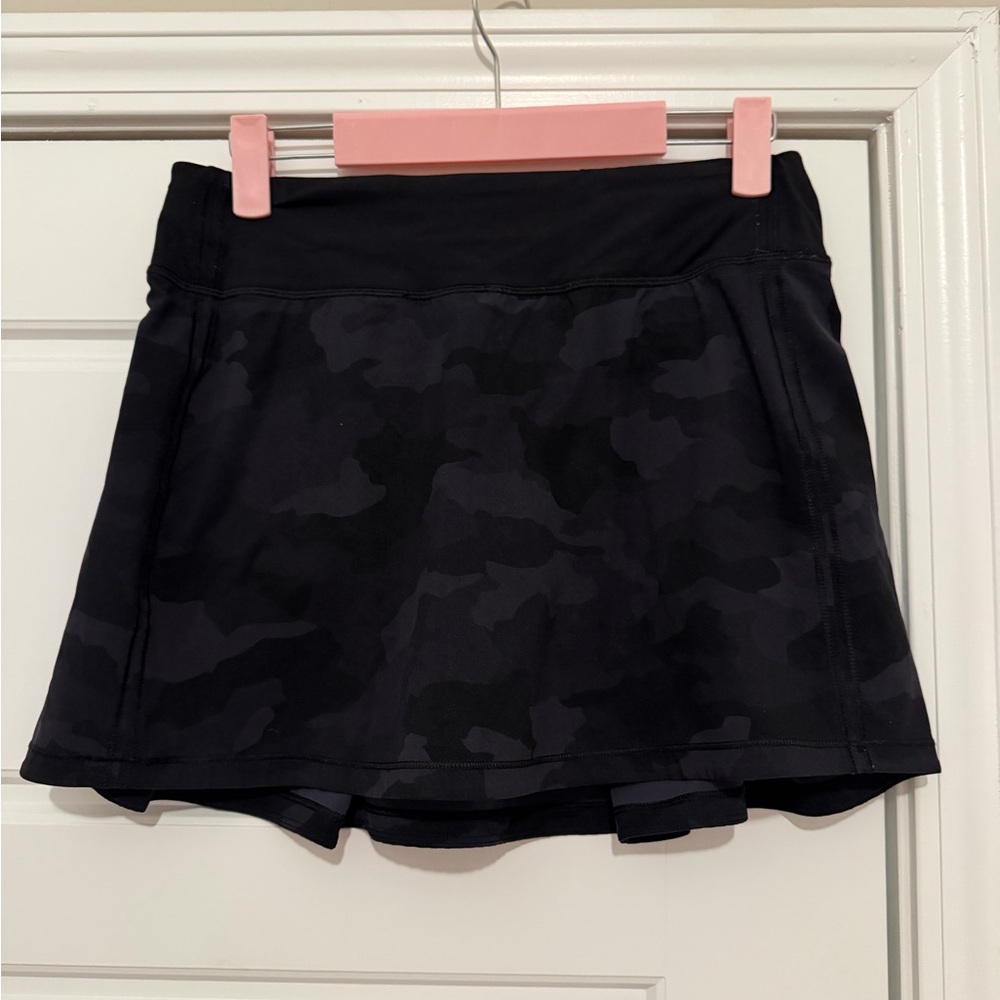 Lululemon black camo skirt